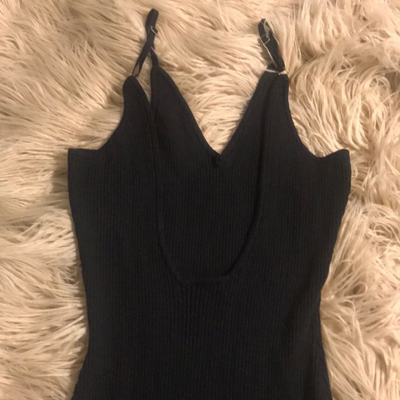 Spaghetti strap black dress with high slit - Picture 4 of 5